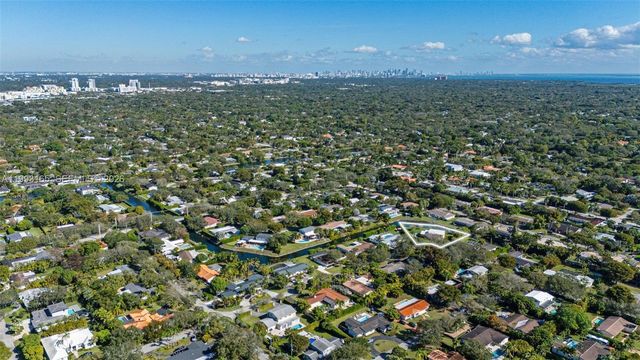 11401 SW 72nd Pl, Pinecrest, FL 33156