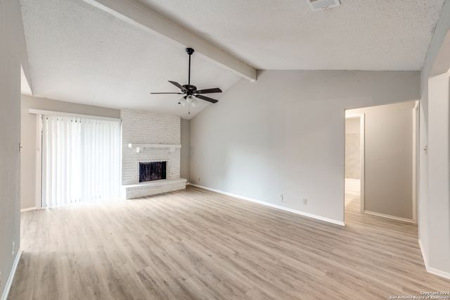 9743 cylburn, Converse, TX 78109