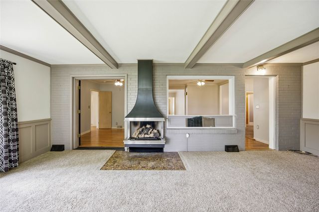 1211 68th Street, Windsor Heights, IA 50324