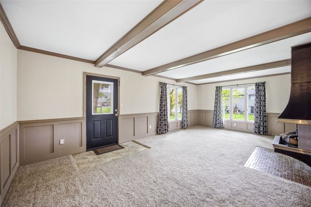 1211 68th Street, Windsor Heights, IA 50324