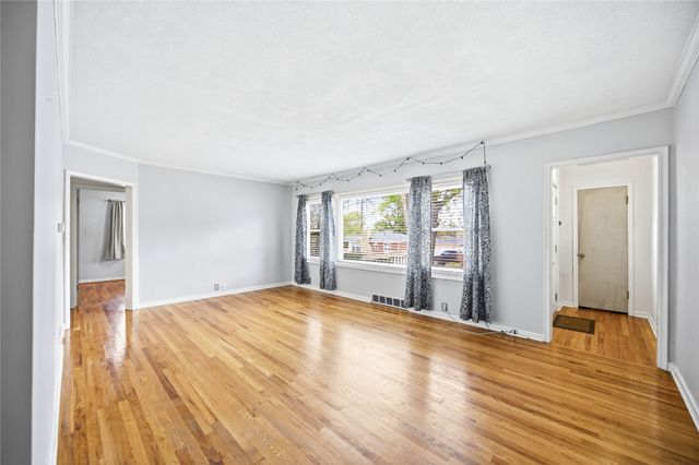 1211 68th Street, Windsor Heights, IA 50324