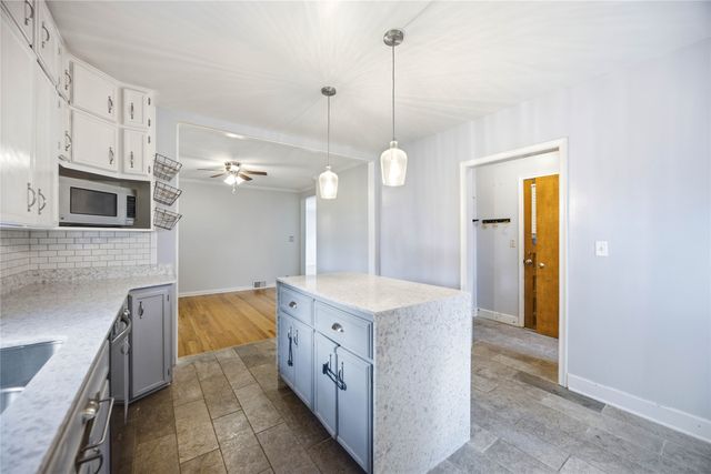 1211 68th Street, Windsor Heights, IA 50324