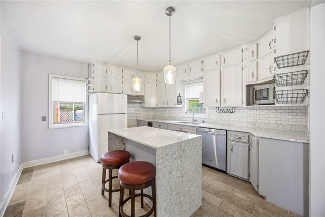 1211 68th Street, Windsor Heights, IA 50324