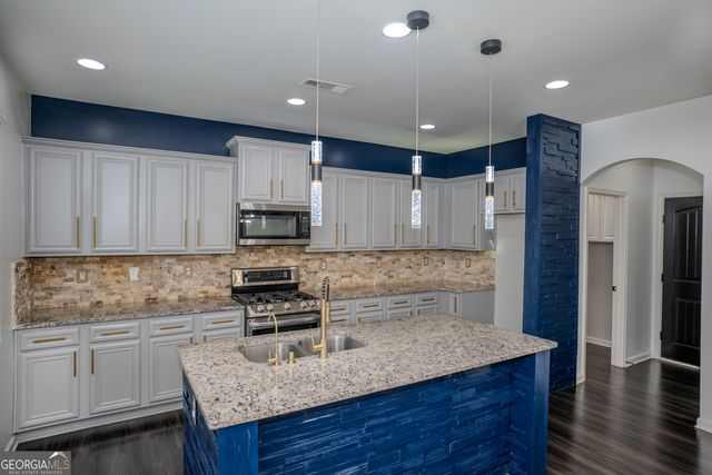 1527 Washington Rose Avenue, Hoschton, GA 30548