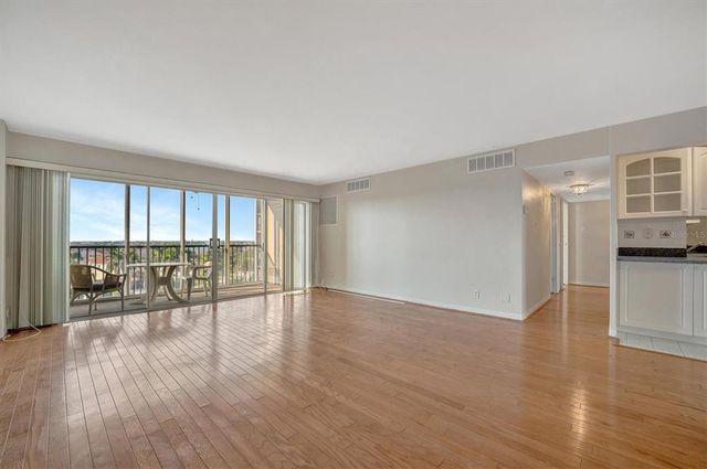 10355 PARADISE BOULEVARD 502, Treasure Island, FL 33706