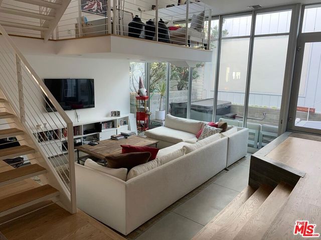 338 Rennie Avenue B, Venice, CA 90291