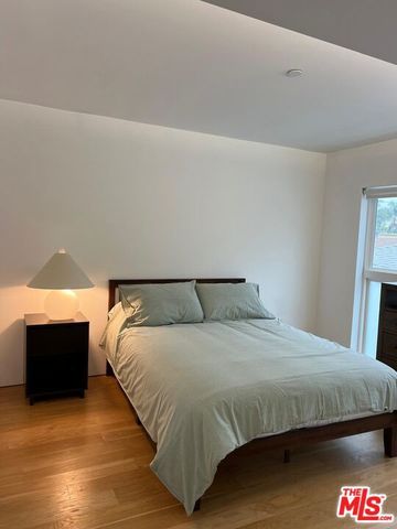 338 Rennie Avenue B, Venice, CA 90291