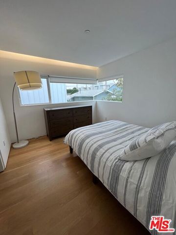 338 Rennie Avenue B, Venice, CA 90291