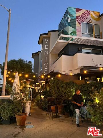 338 Rennie Avenue B, Venice, CA 90291