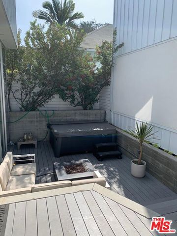 338 Rennie Avenue B, Venice, CA 90291