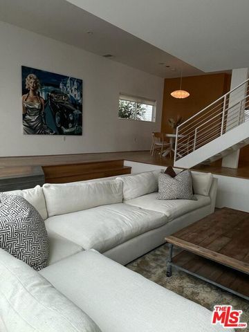 338 Rennie Avenue B, Venice, CA 90291