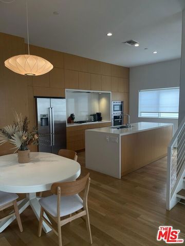 338 Rennie Avenue B, Venice, CA 90291