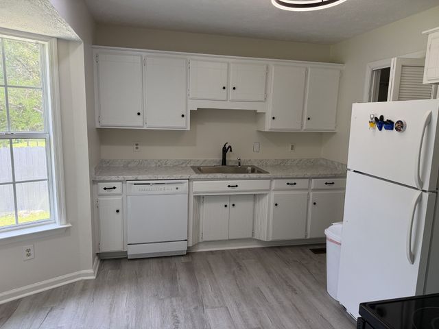 403 Southlake Dr, La Vergne, TN 37086