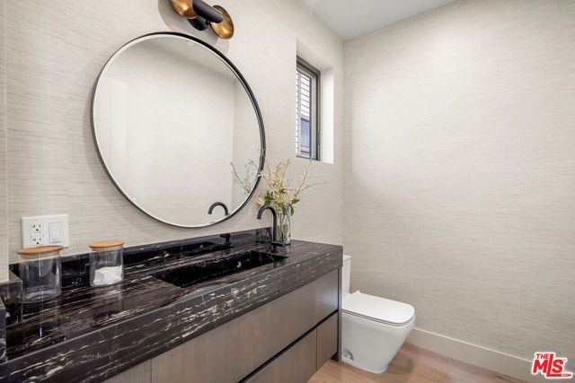 12304 Moorpark Street 103, Los Angeles, CA 91604