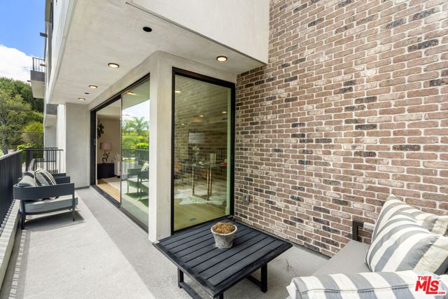 12304 Moorpark Street 103, Los Angeles, CA 91604
