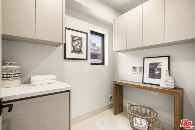 12304 Moorpark Street 103, Los Angeles, CA 91604