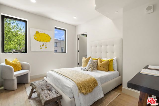 12304 Moorpark Street 103, Los Angeles, CA 91604