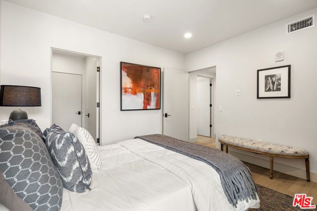 12304 Moorpark Street 103, Los Angeles, CA 91604
