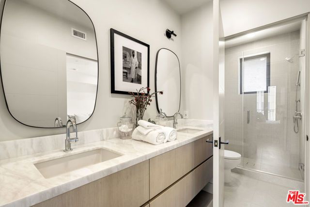 12304 Moorpark Street 103, Los Angeles, CA 91604