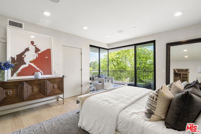 12304 Moorpark Street 103, Los Angeles, CA 91604