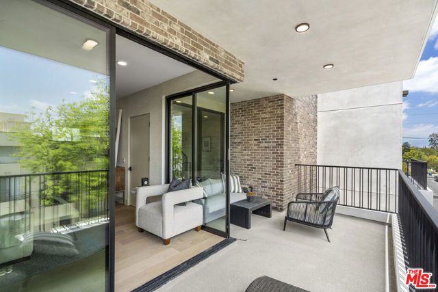 12304 Moorpark Street 103, Los Angeles, CA 91604