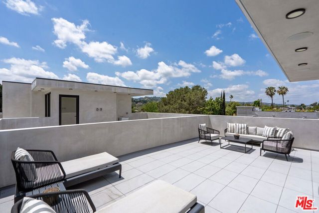 12304 Moorpark Street 103, Los Angeles, CA 91604