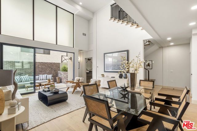 12304 Moorpark Street 103, Los Angeles, CA 91604