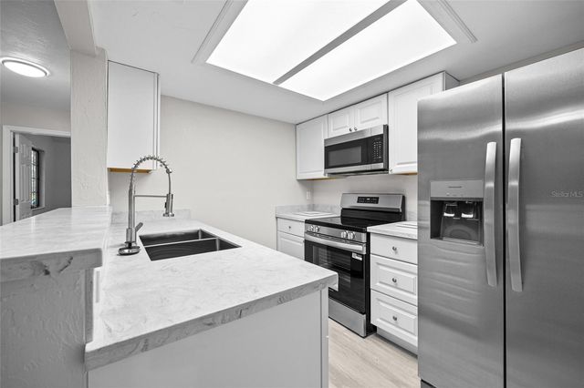 7018 NW 52ND TERRACE, Gainesville, FL 32653