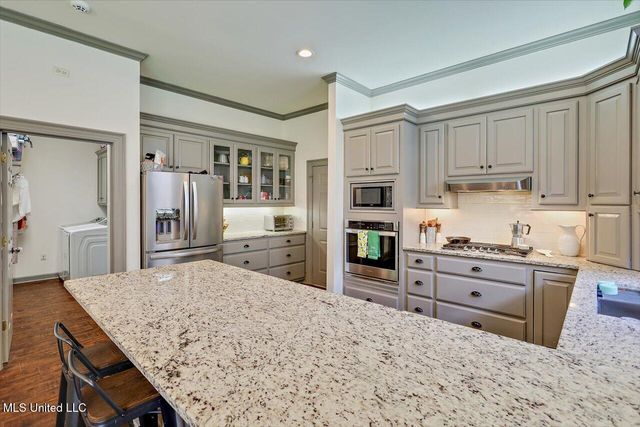 2165 W Fairway Drive, Brandon, MS 39047