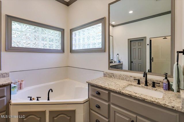 2165 W Fairway Drive, Brandon, MS 39047