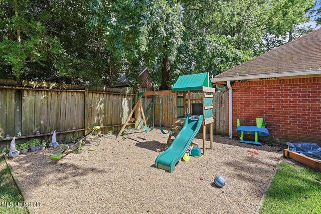 2165 W Fairway Drive, Brandon, MS 39047