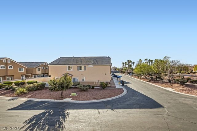 6637 Lookout Lodge Lane 1, North Las Vegas, NV 89084