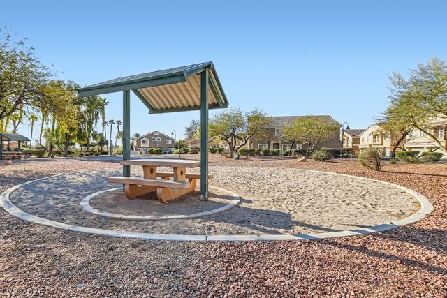 6637 Lookout Lodge Lane 1, North Las Vegas, NV 89084