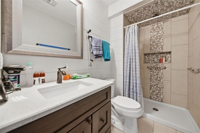 385 S Caldwell ST, Giddings, TX 78942