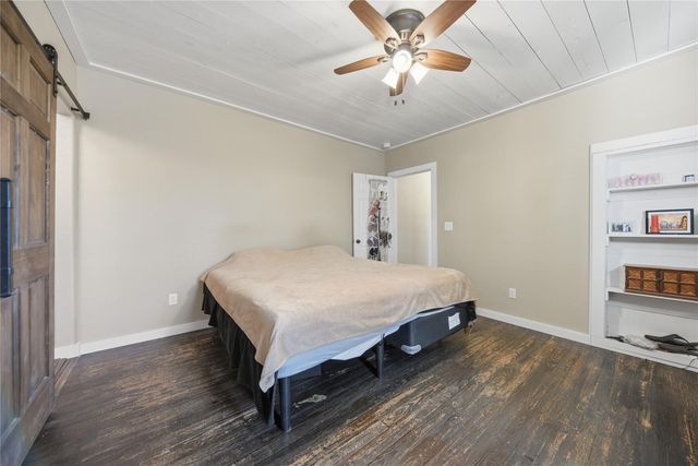 385 S Caldwell ST, Giddings, TX 78942