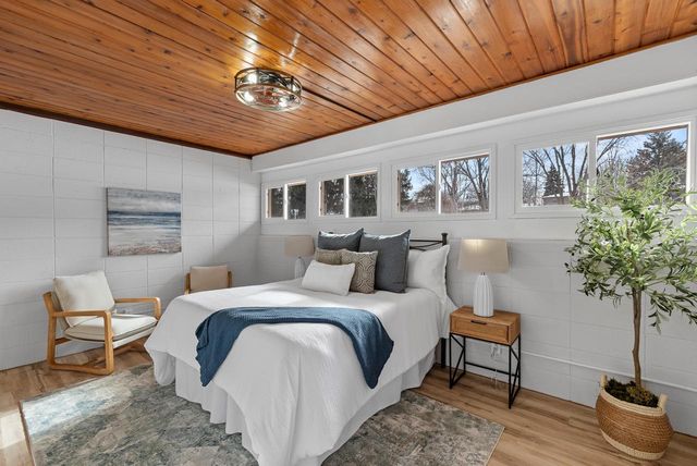 4015 W Kiley AVENUE, Milwaukee, WI 53209