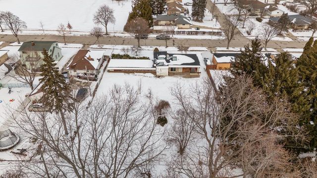 4015 W Kiley AVENUE, Milwaukee, WI 53209