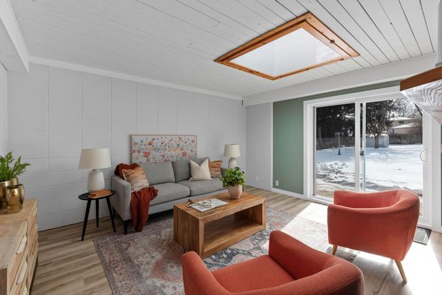 4015 W Kiley AVENUE, Milwaukee, WI 53209