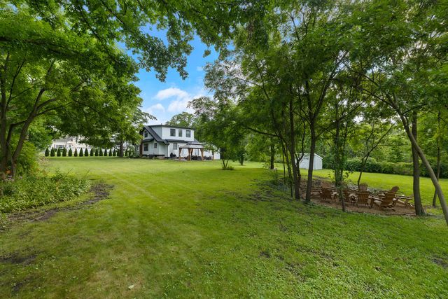 300 Geneva Road, Glen Ellyn, IL 60137