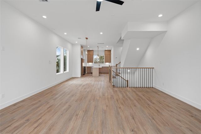 826 Curtin Street F, Houston, TX 77018