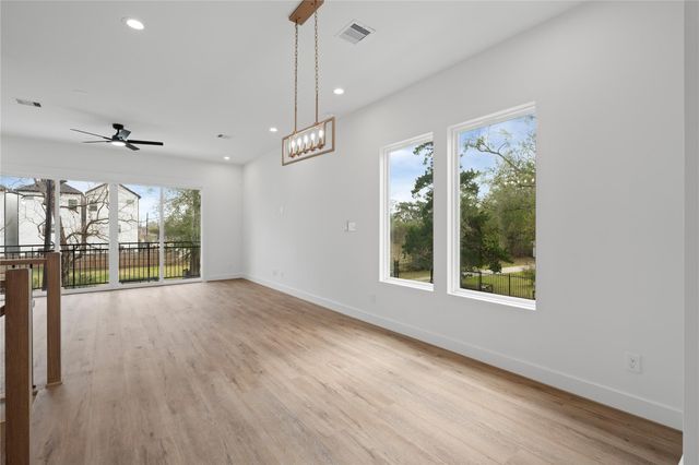 826 Curtin Street F, Houston, TX 77018