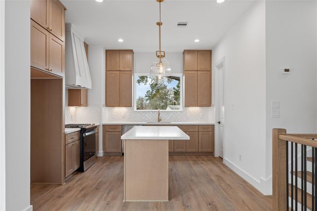 826 Curtin Street F, Houston, TX 77018