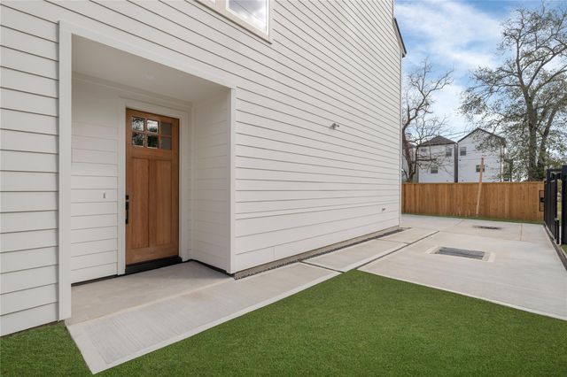 826 Curtin Street F, Houston, TX 77018