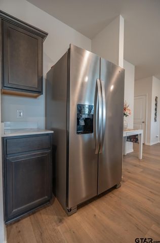 604 N Riveroaks Ln, Chandler, TX 75758