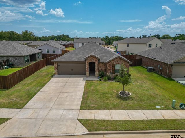 604 N Riveroaks Ln, Chandler, TX 75758
