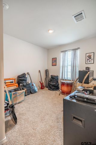 604 N Riveroaks Ln, Chandler, TX 75758