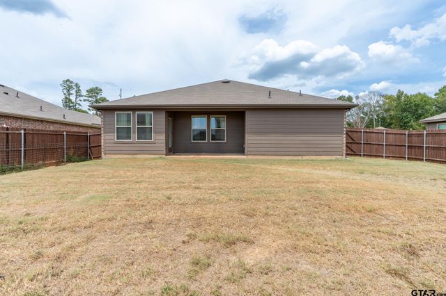 604 N Riveroaks Ln, Chandler, TX 75758
