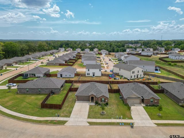 604 N Riveroaks Ln, Chandler, TX 75758