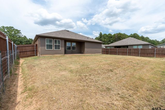 604 N Riveroaks Ln, Chandler, TX 75758