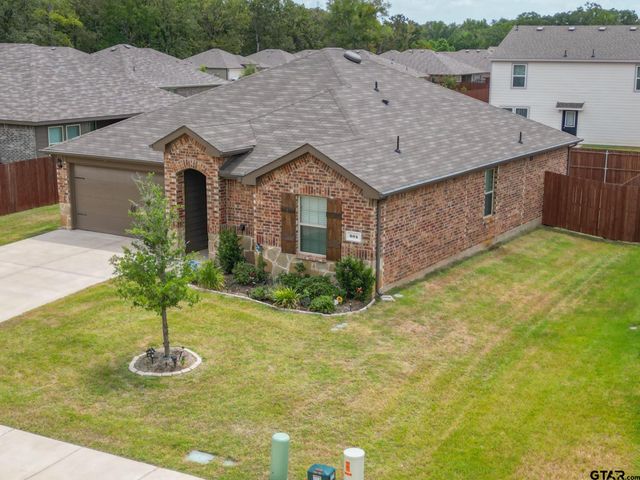 604 N Riveroaks Ln, Chandler, TX 75758